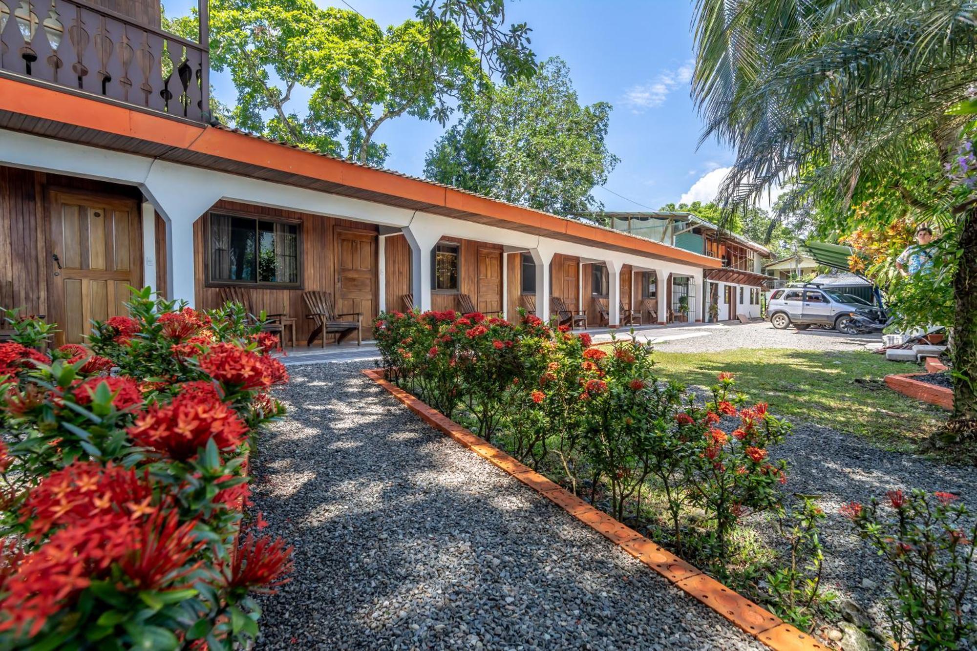 Cabinas Arrecife Cahuita Ngoại thất bức ảnh